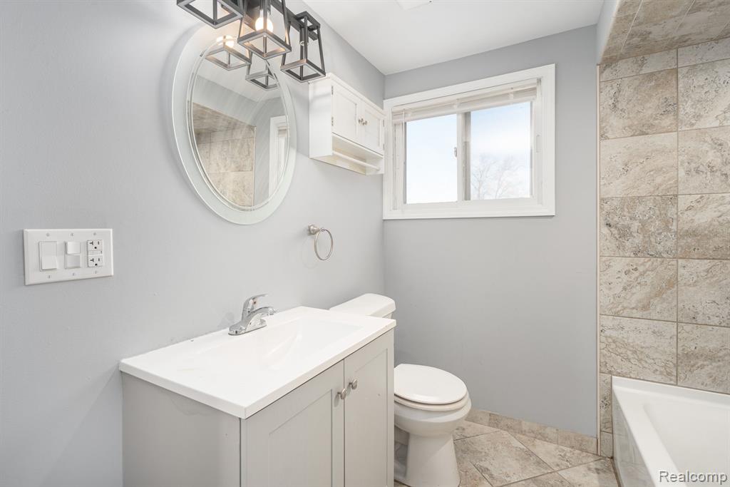 18327 E 13 MILE Road, Fraser, MI 48026 — Photo 37
