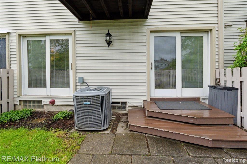 24458 BASHIAN Drive, Novi, MI — Photo 40