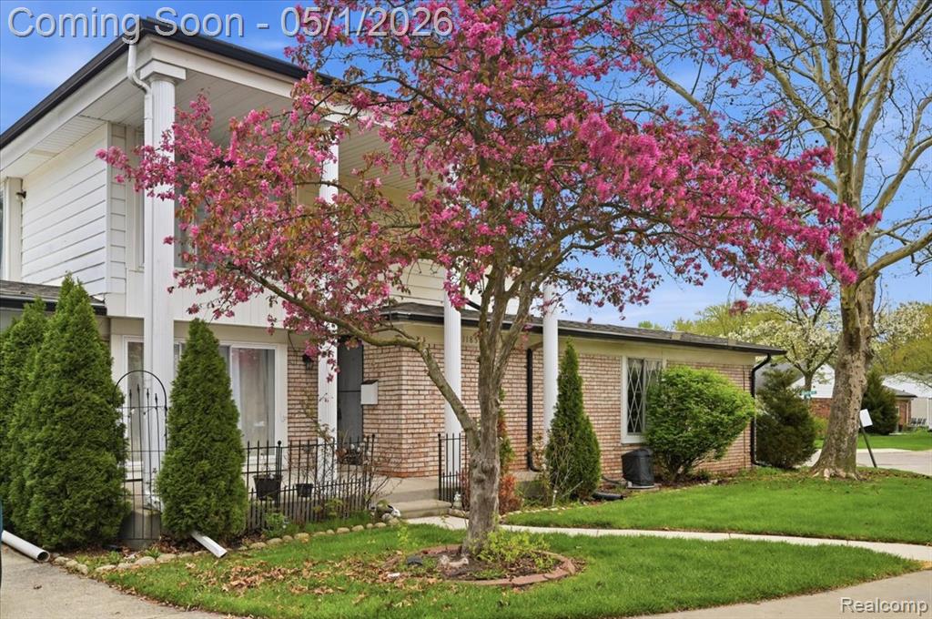 11852 Valley Boulevard, Warren, MI 48093 — front exterior