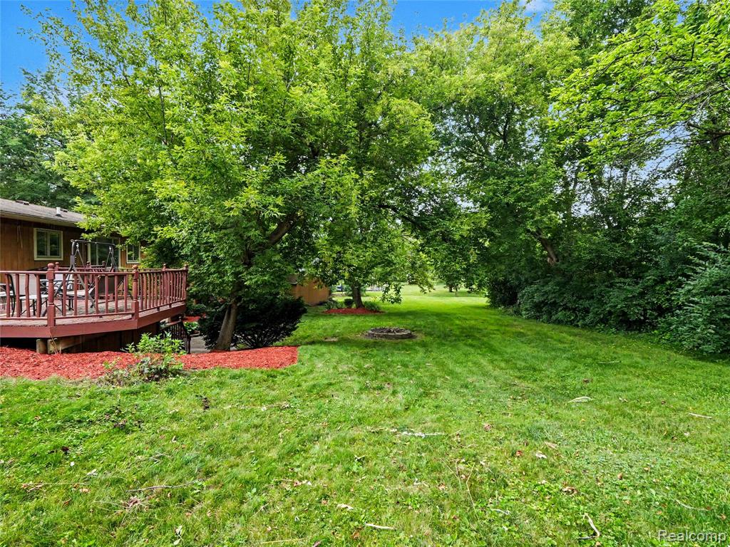 8614 Meadowland Court, Saline, MI 48176 — Photo 24