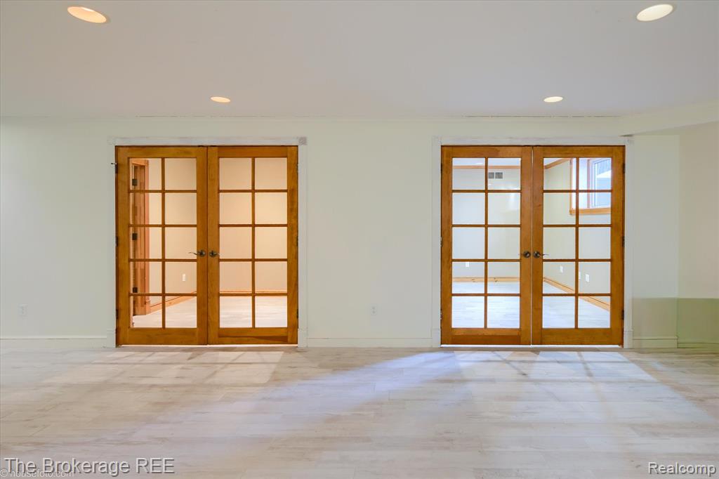 5475 Woodfield Parkway, Grand Blanc, MI 48439 — Photo 82