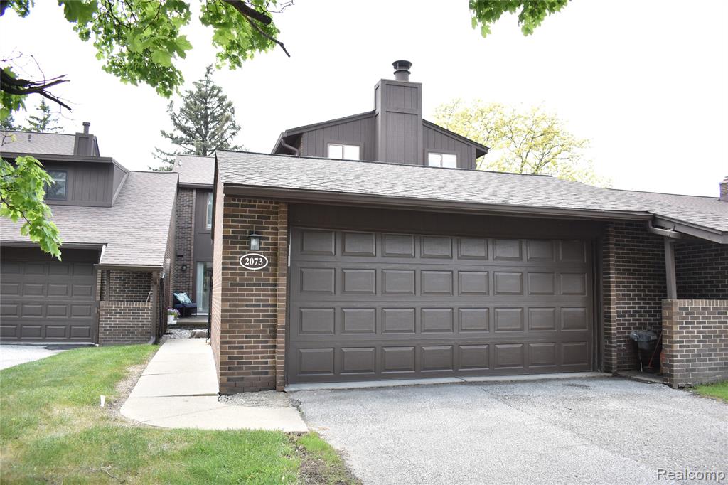 2073 BORDEAUX Street, West Bloomfield, MI 48323 — Photo 2