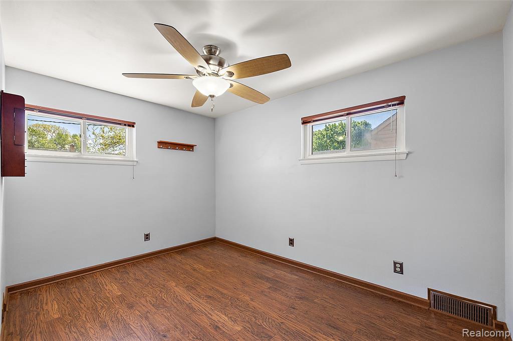 637 S Edgeworth Avenue, Royal Oak, MI 48067 — Photo 23