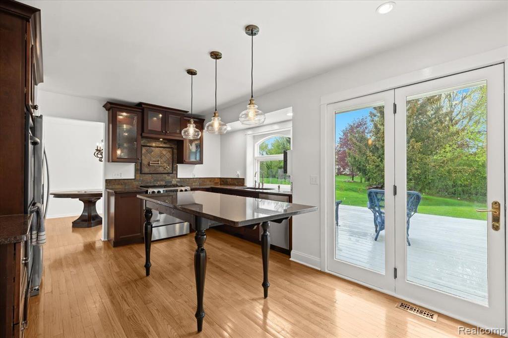45273 Yorkshire Drive, Novi, MI — Photo 12