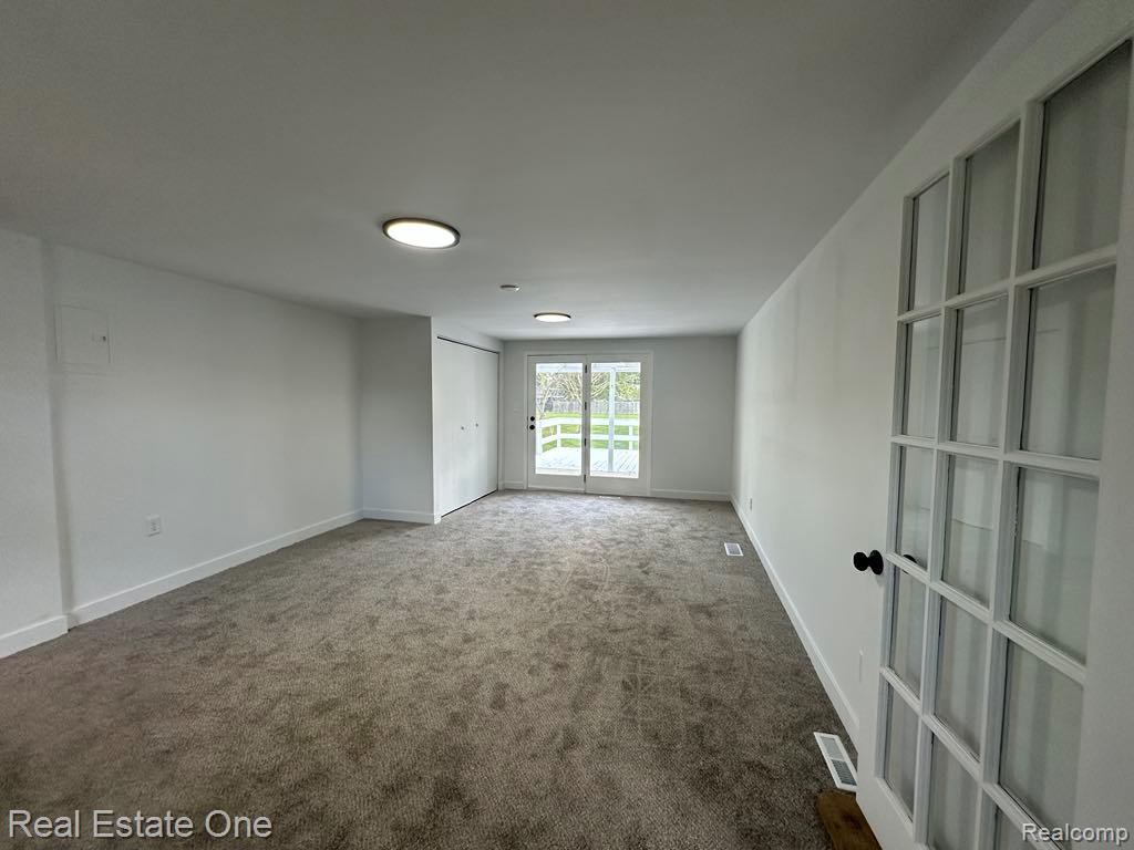 5481 Belsay Road, Grand Blanc, MI 48439 — Photo 17