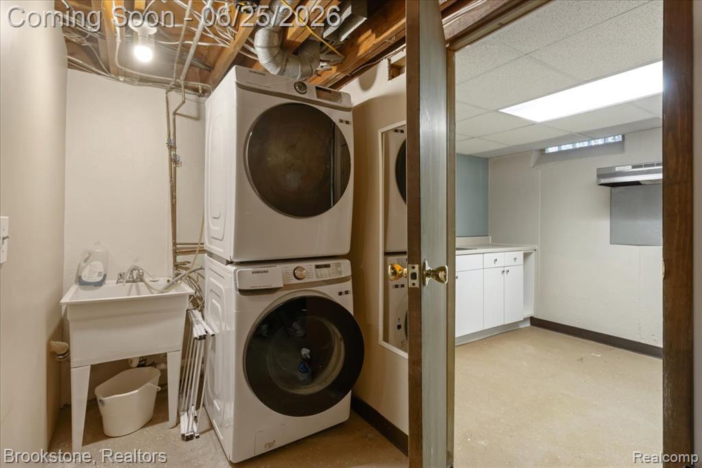24210 Beverly Street, Oak Park, MI 48237 — Photo 18