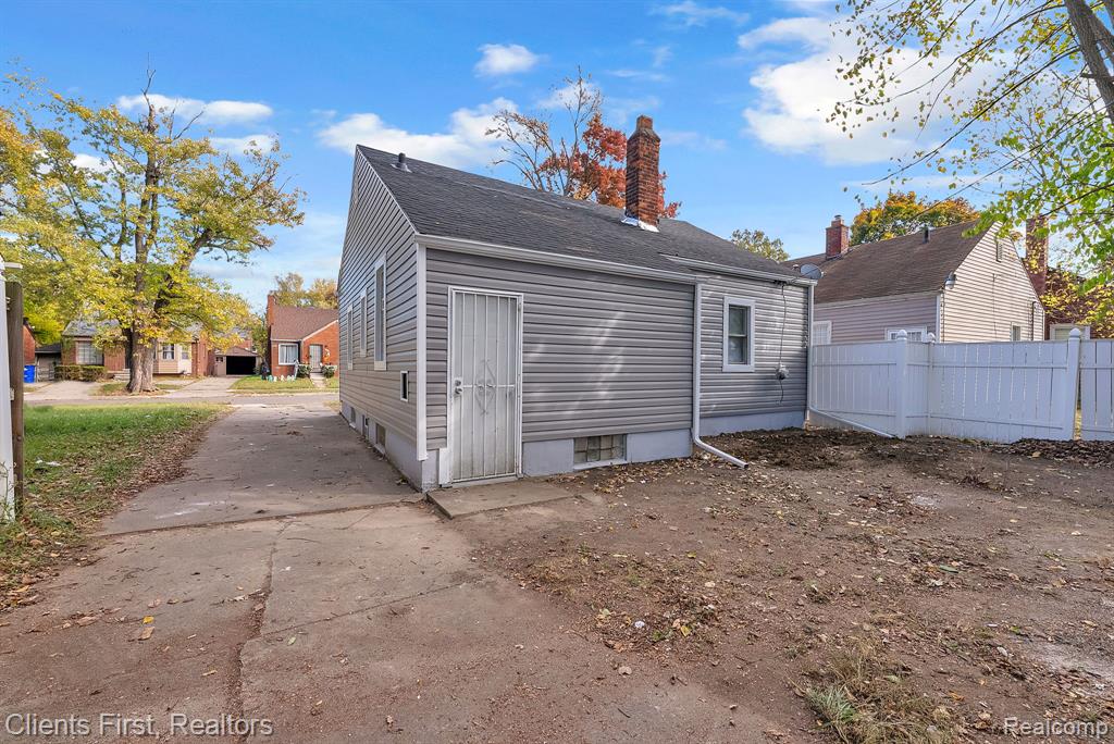 15435 Fielding Street, Detroit, MI 48223 — Photo 5