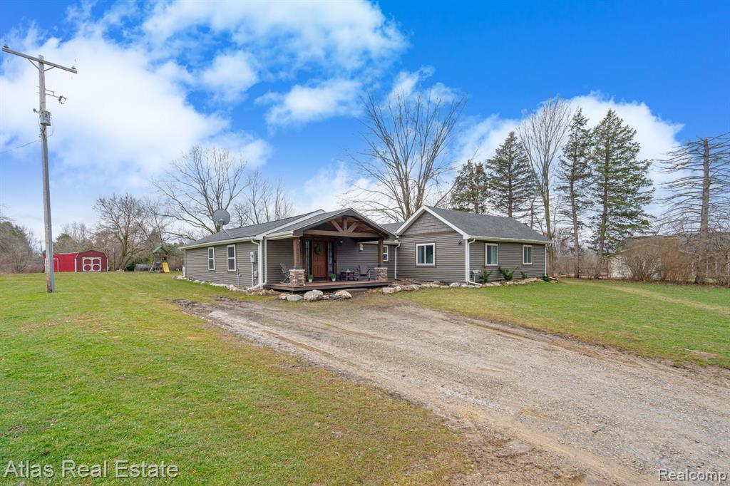 10025 Grand Blanc Road, Gaines Vlg, MI 48436 — Photo 8