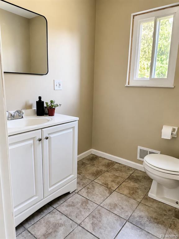 977 Mary Drive, Lapeer, MI 48446 — Photo 27