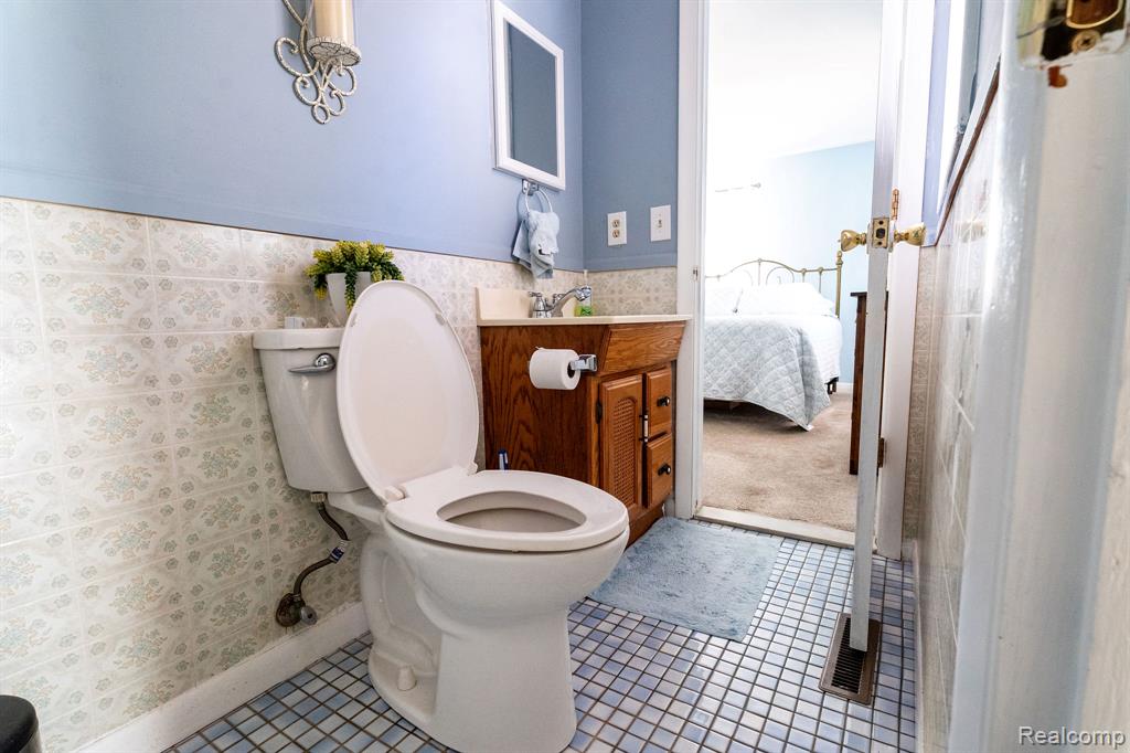 4190 Charter Oak Drive, Flint, MI 48507 — Photo 22