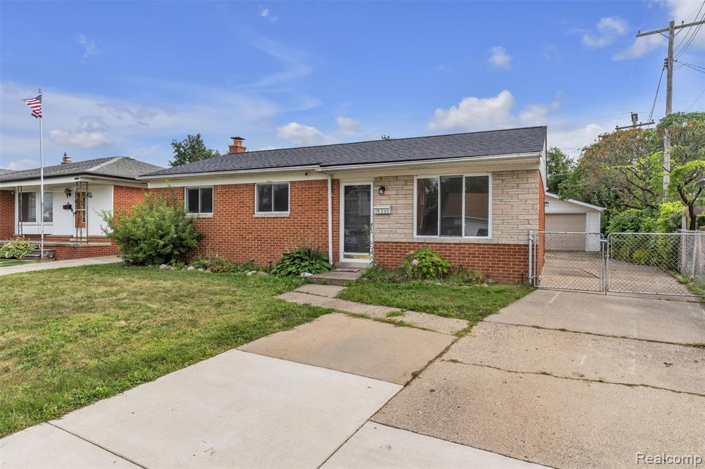 18260 Spring Court N, Fraser, MI 48026