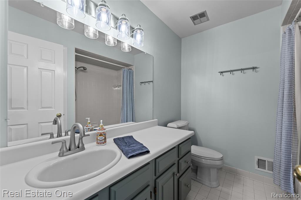 5092 Julian Drive, Troy, MI 48085 — Photo 21