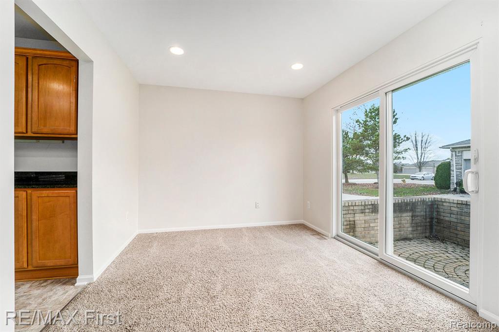49882 Alpine, Macomb, MI 48044 — Photo 5