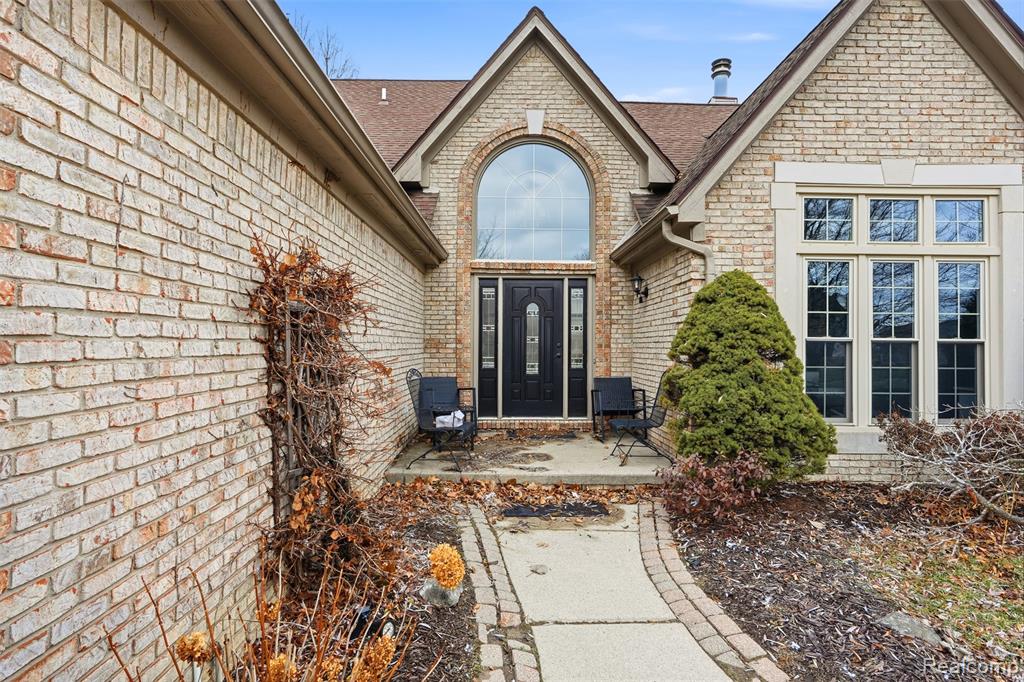 42739 Pond View Drive, Sterling Heights, MI 48314 — Photo 4