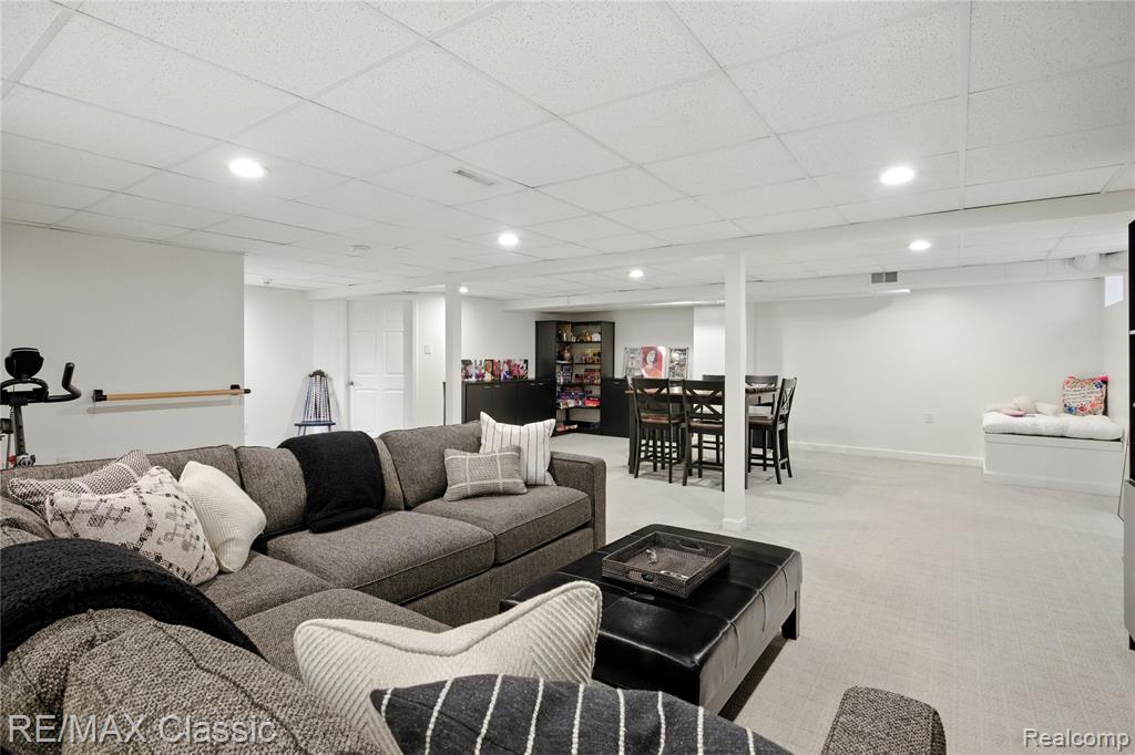 4022 CHABLIS Street, West Bloomfield, MI 48323 — Photo 40