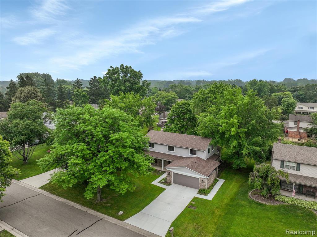 684 Abbey Court, Rochester Hills, MI 48307 — Photo 3