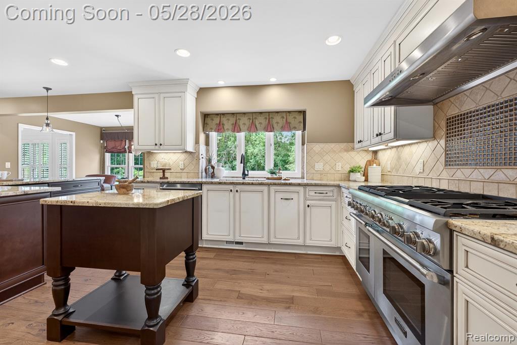 337 Country Club Court, Canton, MI 48188 — Photo 13