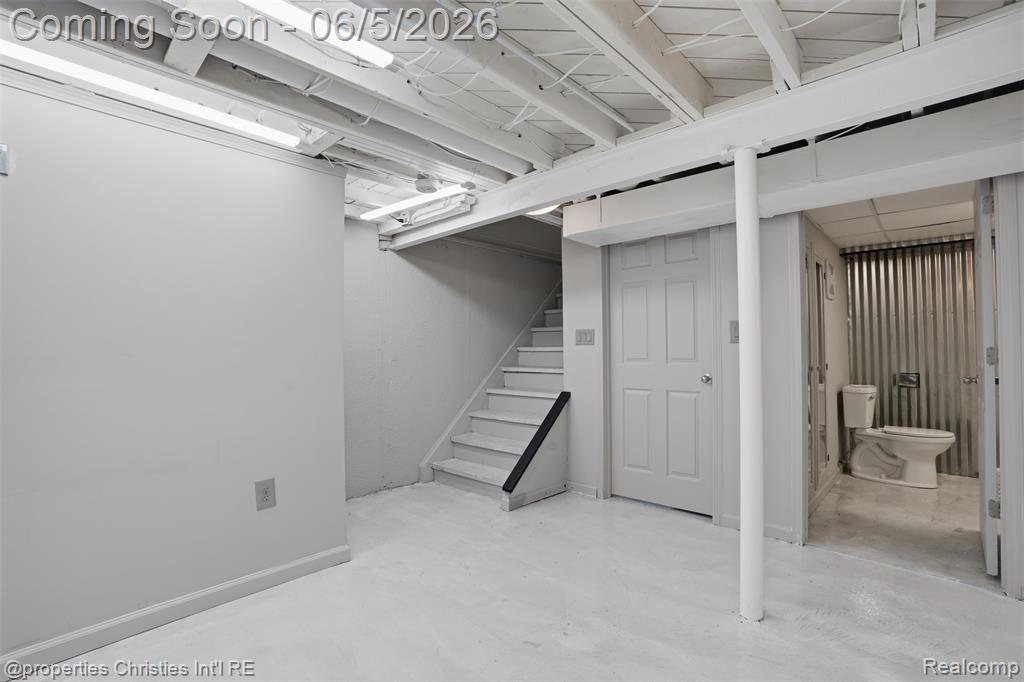8982 Beatrice Street, Livonia, MI 48150 — Photo 19