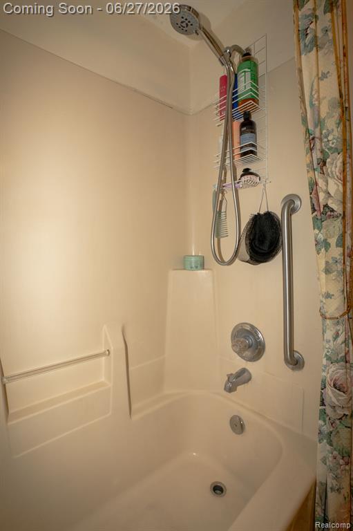 4044 Heatherwood Court, Warren, MI 48092 — Photo 11