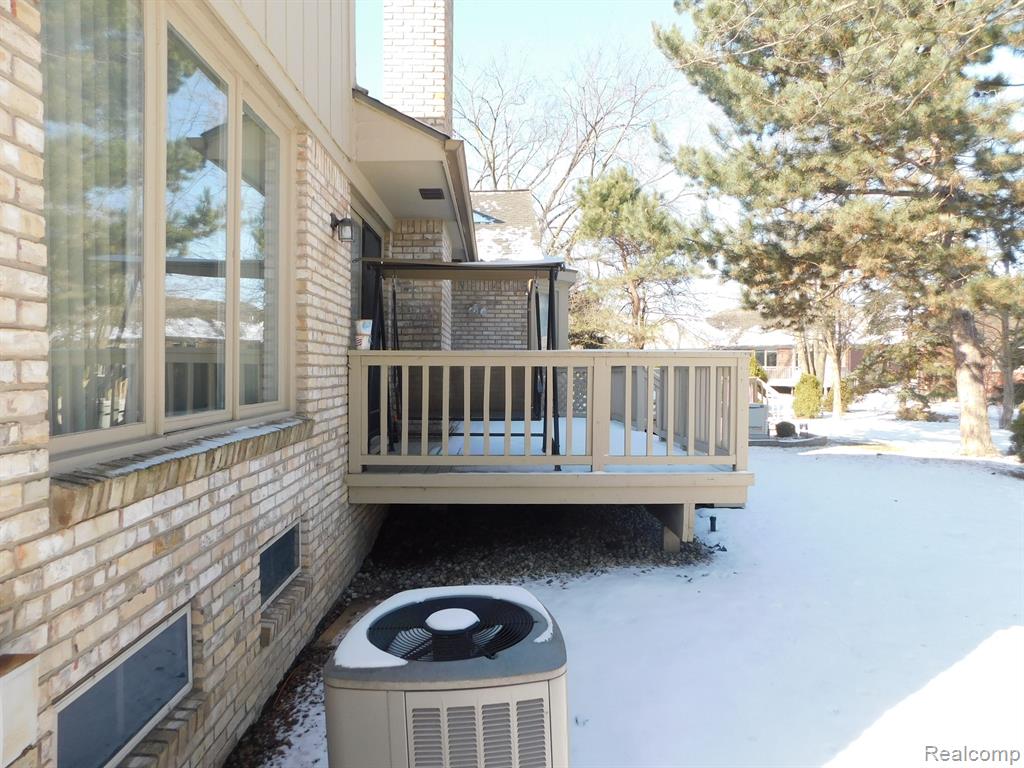43175 W KIRKWOOD Drive, Clinton Twp, MI 48038 — Photo 58