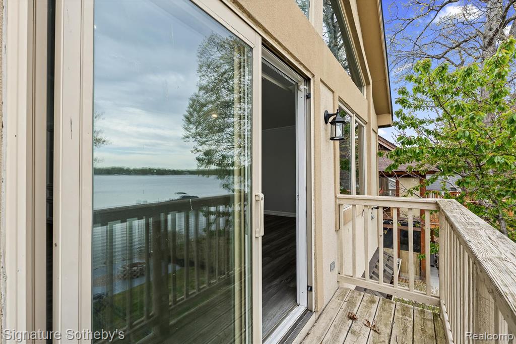727 McDougal Drive, Waterford, MI 48327 — Photo 22
