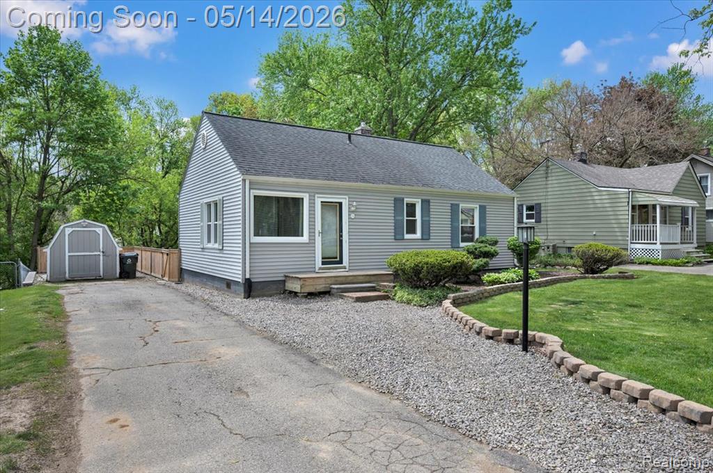 134 Glanworth Street, Lake Orion, MI 48362 — Photo 2