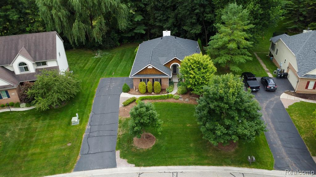7185 Elderwood Circle, Clarkston, MI — Photo 2
