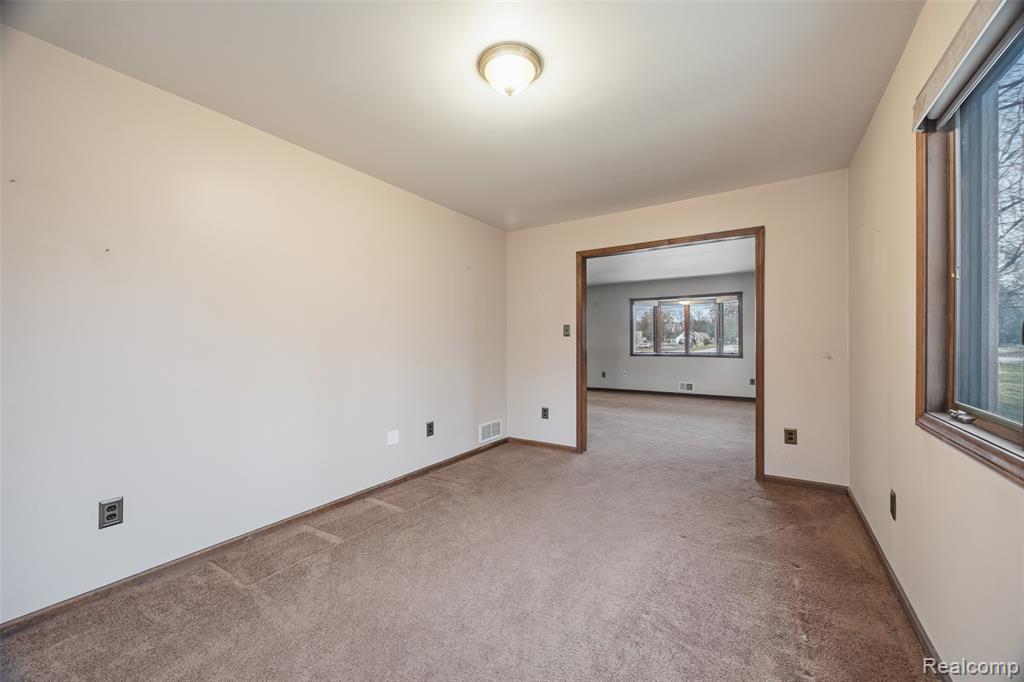 21650 Telegraph Road, Romulus, MI 48174 — Photo 9