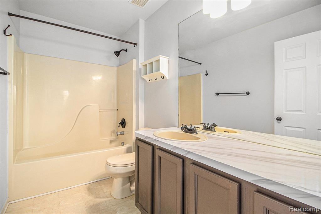 7791 HAMPTON Court, Ypsilanti, MI 48197 — Photo 16