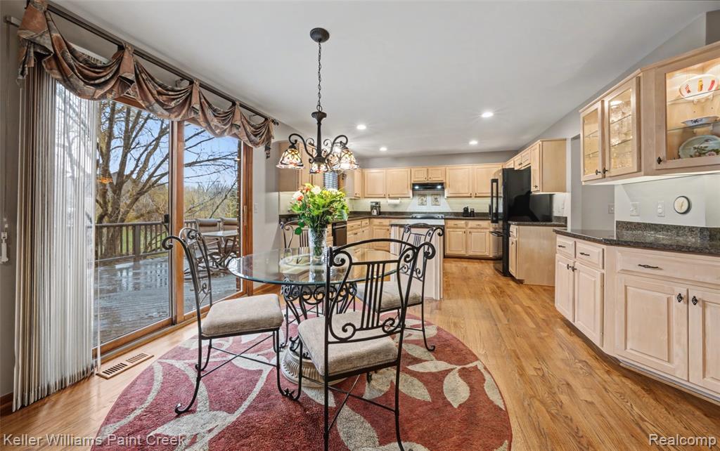 247 Glenmoor Drive S, Rochester, MI 48307 — Photo 13