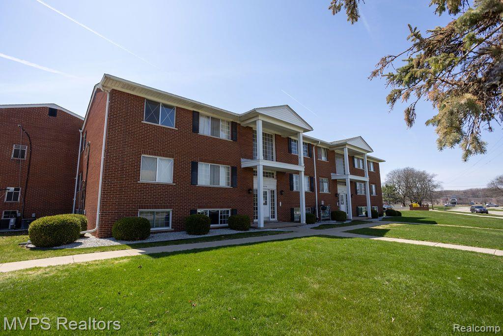 8230 CRESTVIEW Drive, A1, Sterling Heights, MI 48312 — Photo 13