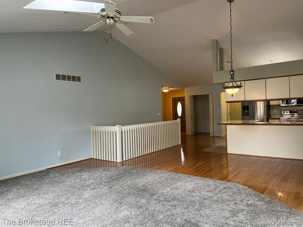 6112 NORMANDY Drive, Saginaw, MI 48638 — Photo 5