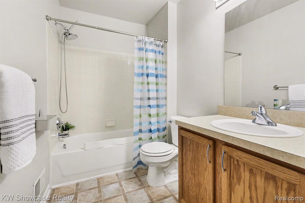 9519 Lakeside Drive, 91, Ypsilanti, MI 48197 — Photo 18