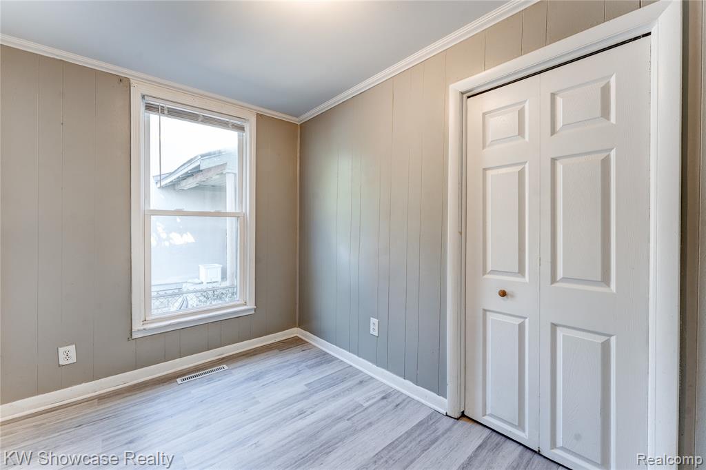 3033 Cass Lake Avenue, Keego Harbor, MI 48320 — Photo 12