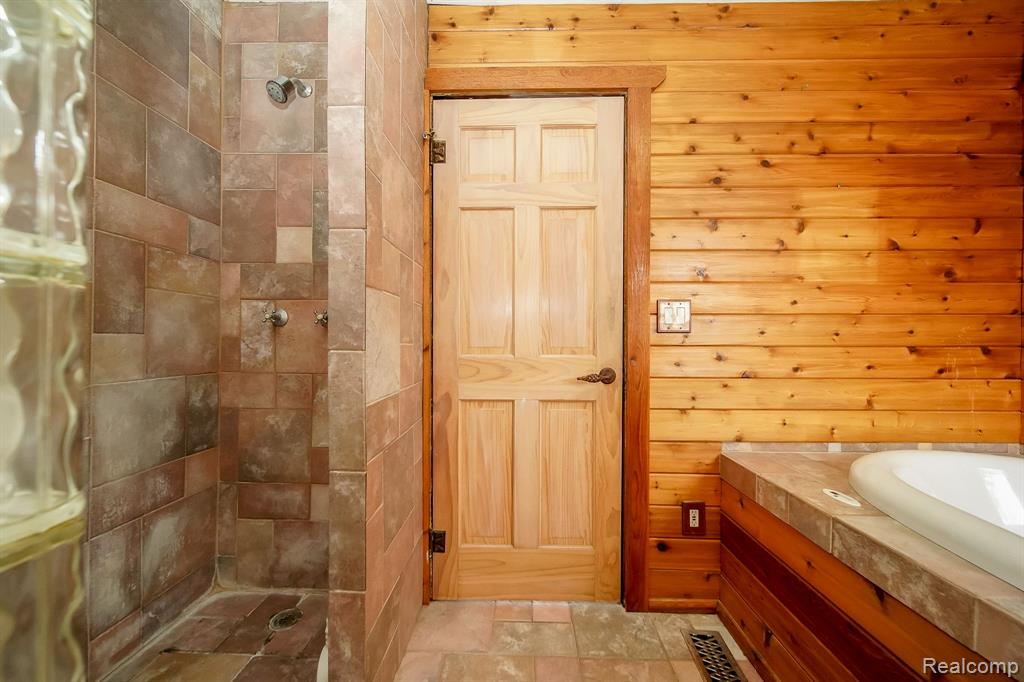 873 HENDRICKSON Boulevard, Clawson, MI — Photo 46