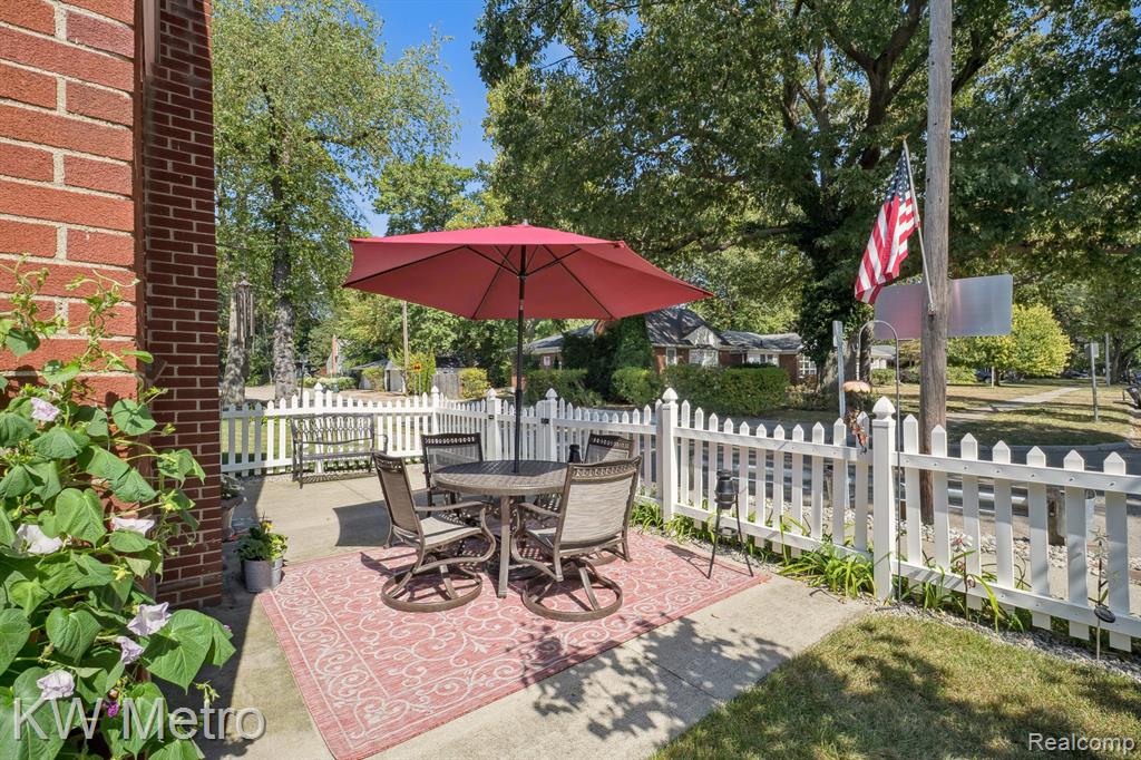 903 Hickory Avenue, Royal Oak, MI 48073 — Photo 31