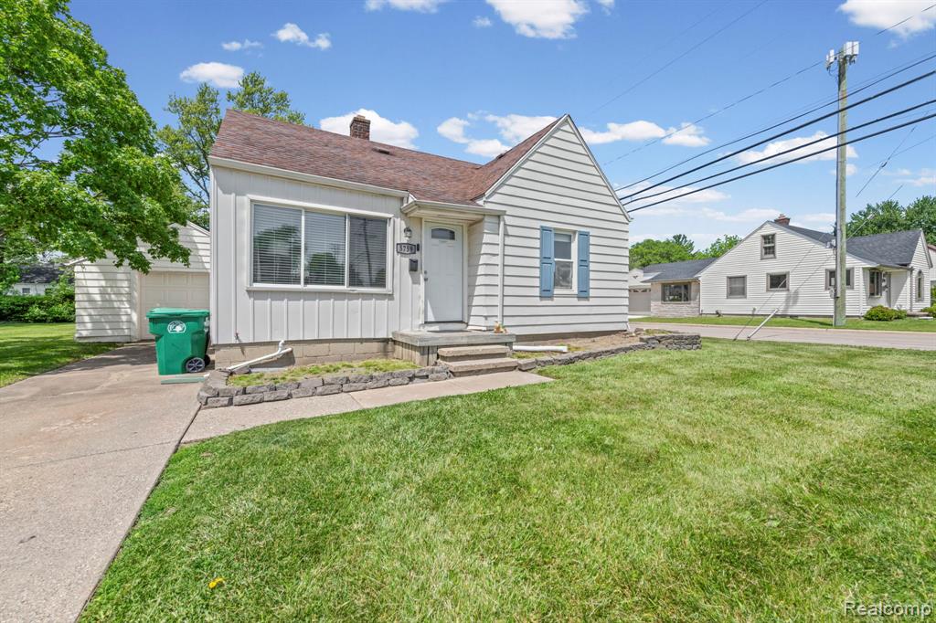 5759 Deering Street, Garden City, MI — Photo 2