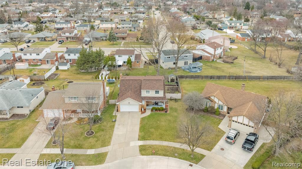 4275 NICKOLAS Drive, Sterling Heights, MI 48310 — Photo 38