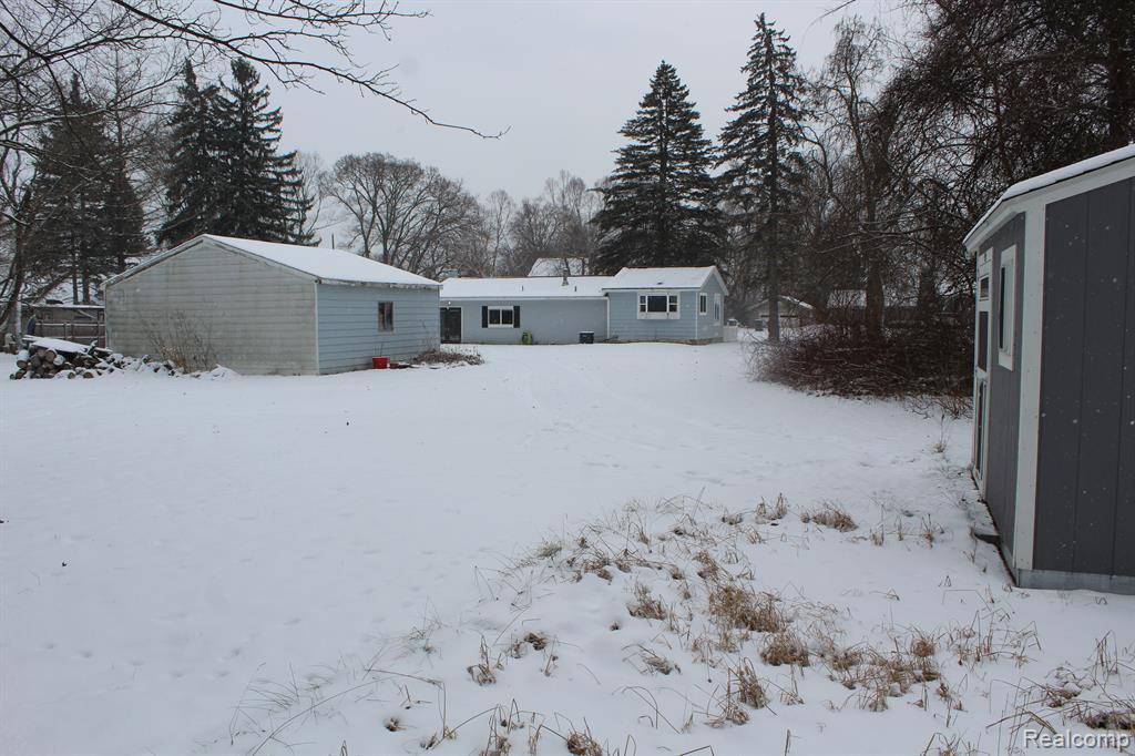 896 Grace Avenue, Rochester Hills, MI 48307 — Photo 22
