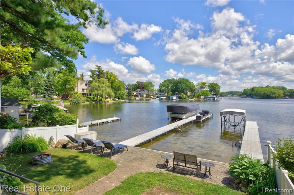 836 Pine Tree Road W, Lake Orion, MI 48362 — Photo 60