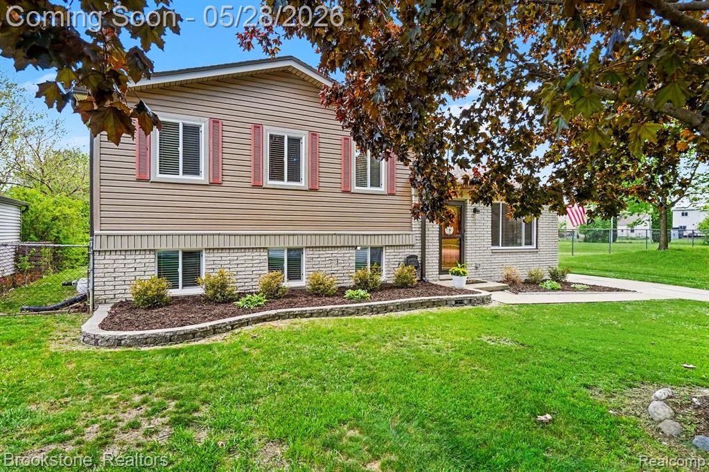 2564 Rainbow Drive, Troy, MI 48083 — Photo 3