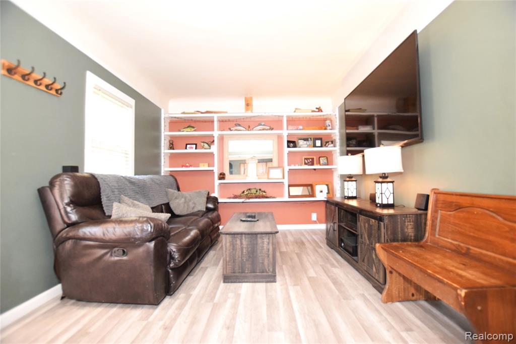 4133 Custer Avenue, Flint, MI 48507 — Photo 3