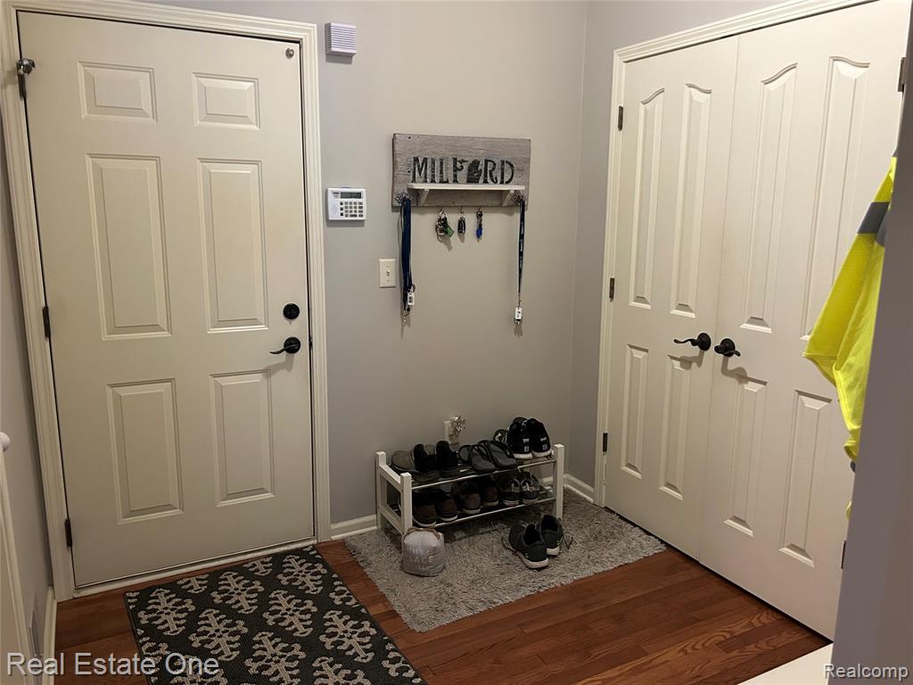 748 KNOLLS LANDING Drive, Milford, MI 48381 — Photo 20