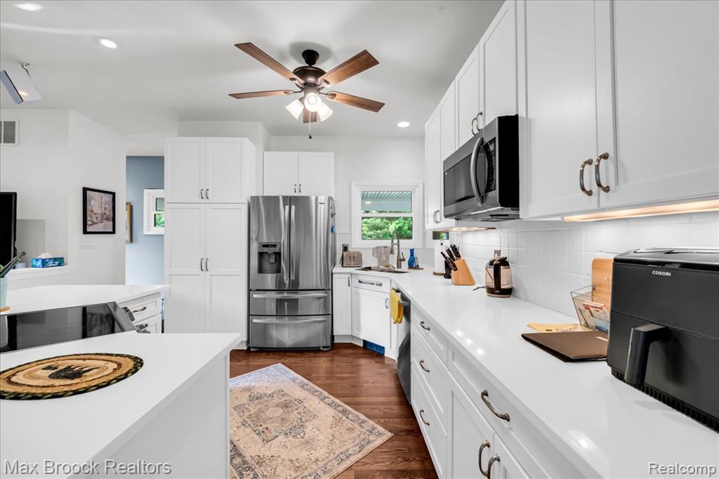 8230 Vandell Street, Commerce Twp, MI 48382 — Photo 15