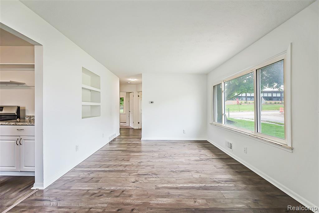 449 Burton Court, Ypsilanti, MI 48197 — Photo 23