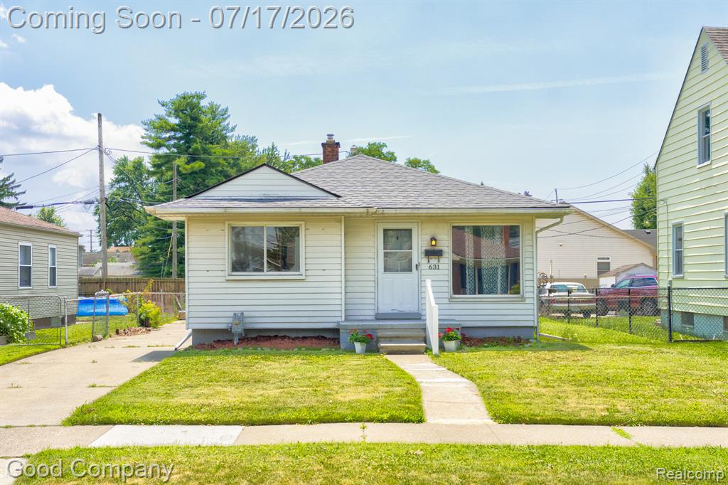 631 Saint Johns Street, Wyandotte, MI 48192 — Photo 27