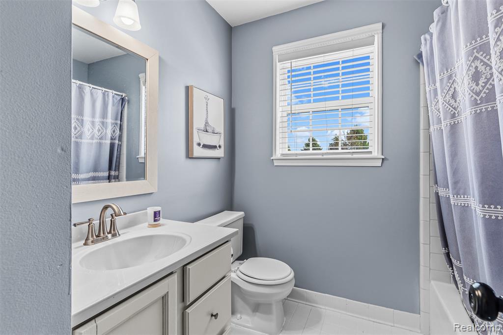 4092 Autumn Wood Drive, Fenton, MI 48430 — Photo 9