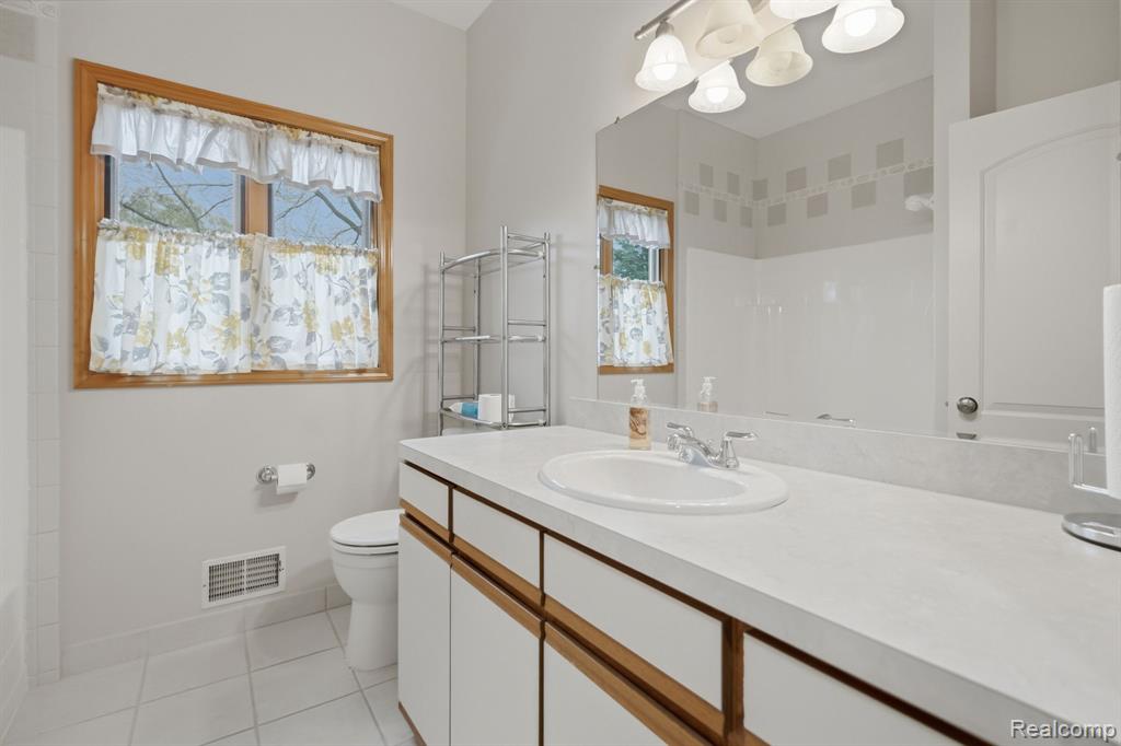 3630 S Shimmons Circle, Auburn Hills, MI 48326 — Photo 35