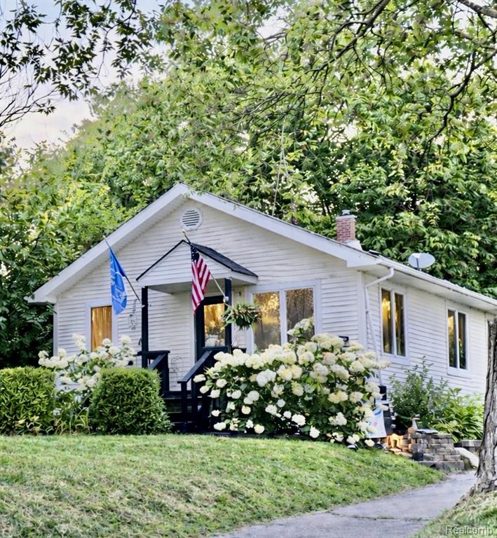 1820 W Genesee Street, Lapeer, MI 48446 — front exterior