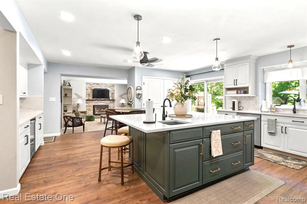 46322 HOUGHTON Drive, Shelby Twp, MI 48315 — Photo 8
